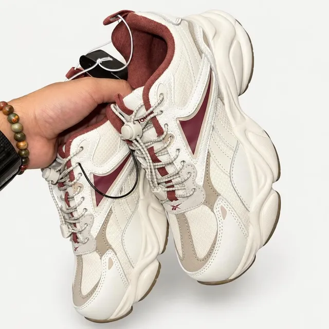 Zapatos Reebok para mujer talla 7.5